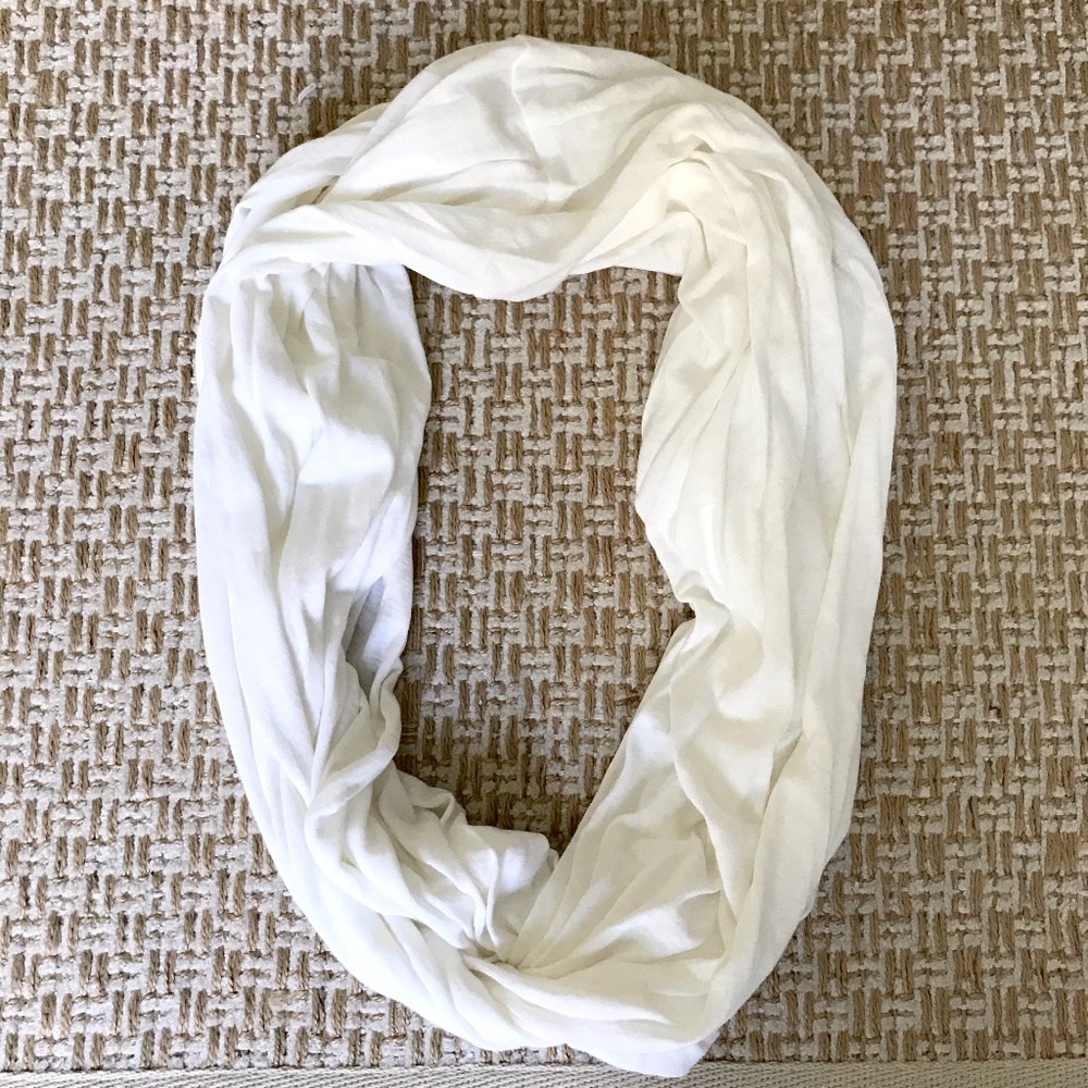 Splendid Infinity Cicle Scarf - White